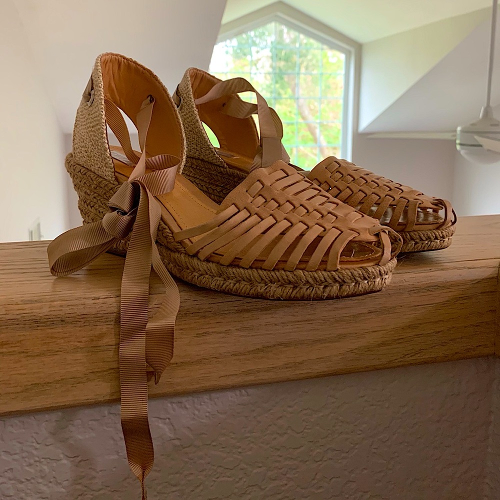 NWOT Schutz Isadora Wedge Espadrille gorgeous